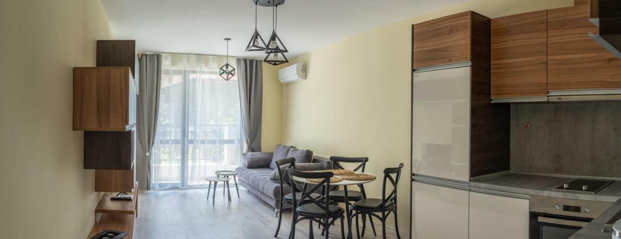 La Familia Apartments ヴァルナ エクステリア 写真