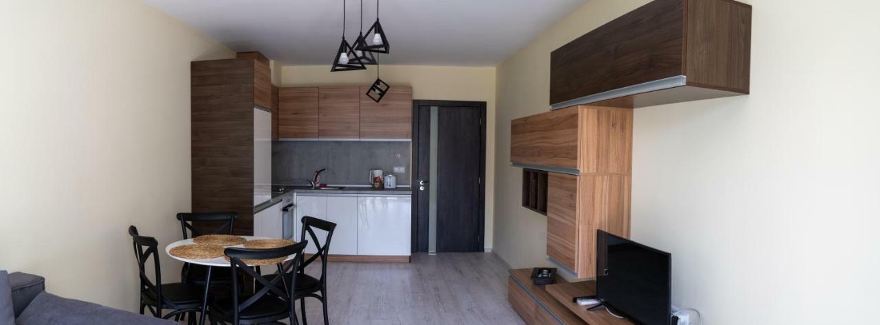 La Familia Apartments ヴァルナ エクステリア 写真