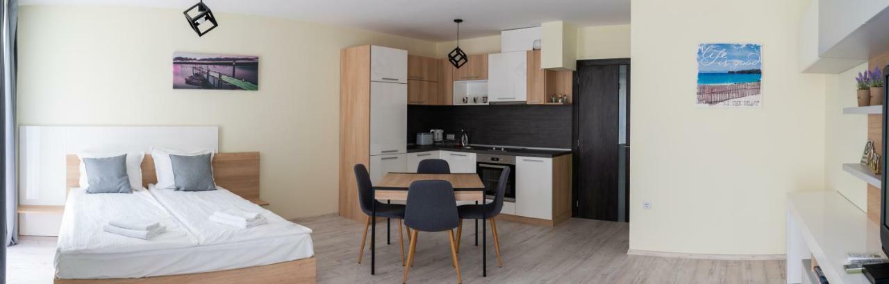 La Familia Apartments ヴァルナ エクステリア 写真