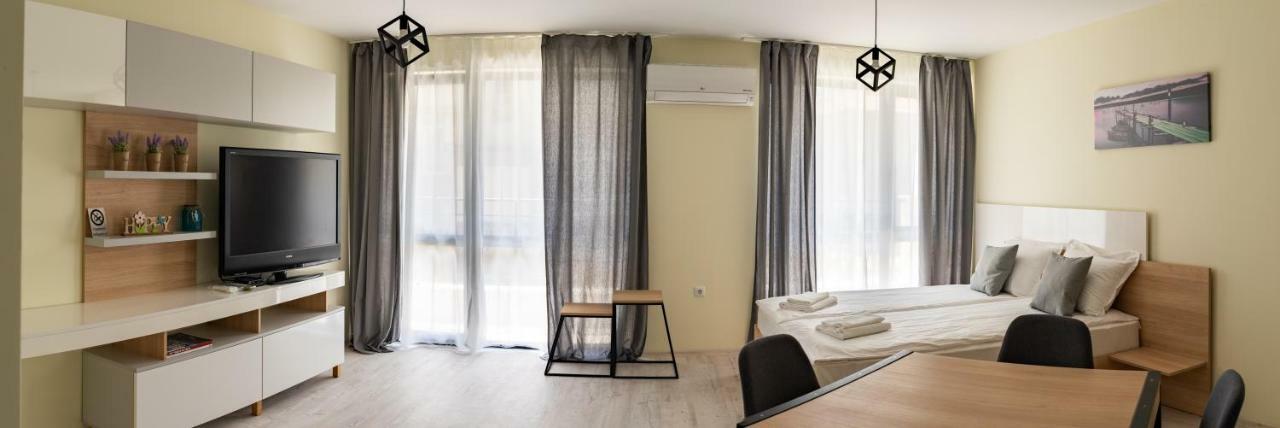 La Familia Apartments ヴァルナ エクステリア 写真