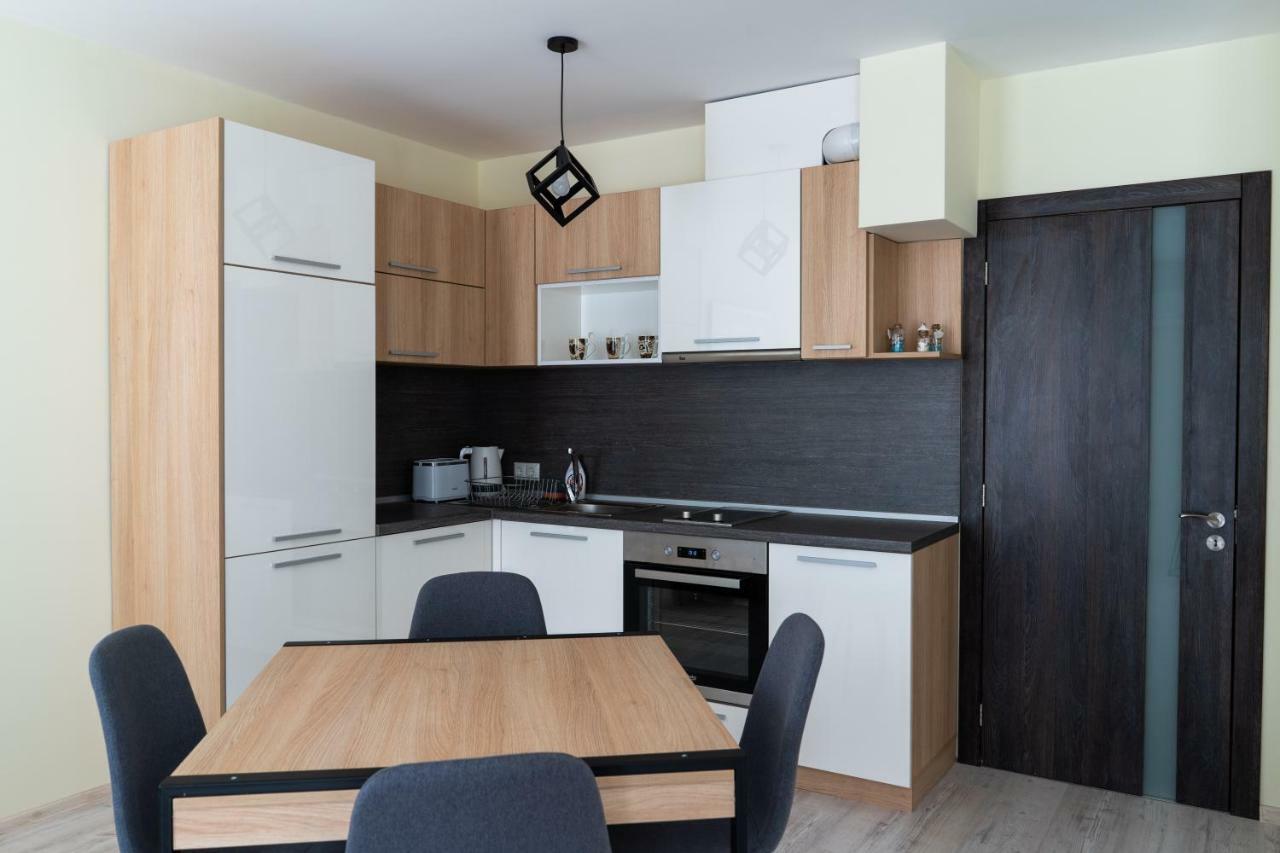 La Familia Apartments ヴァルナ エクステリア 写真