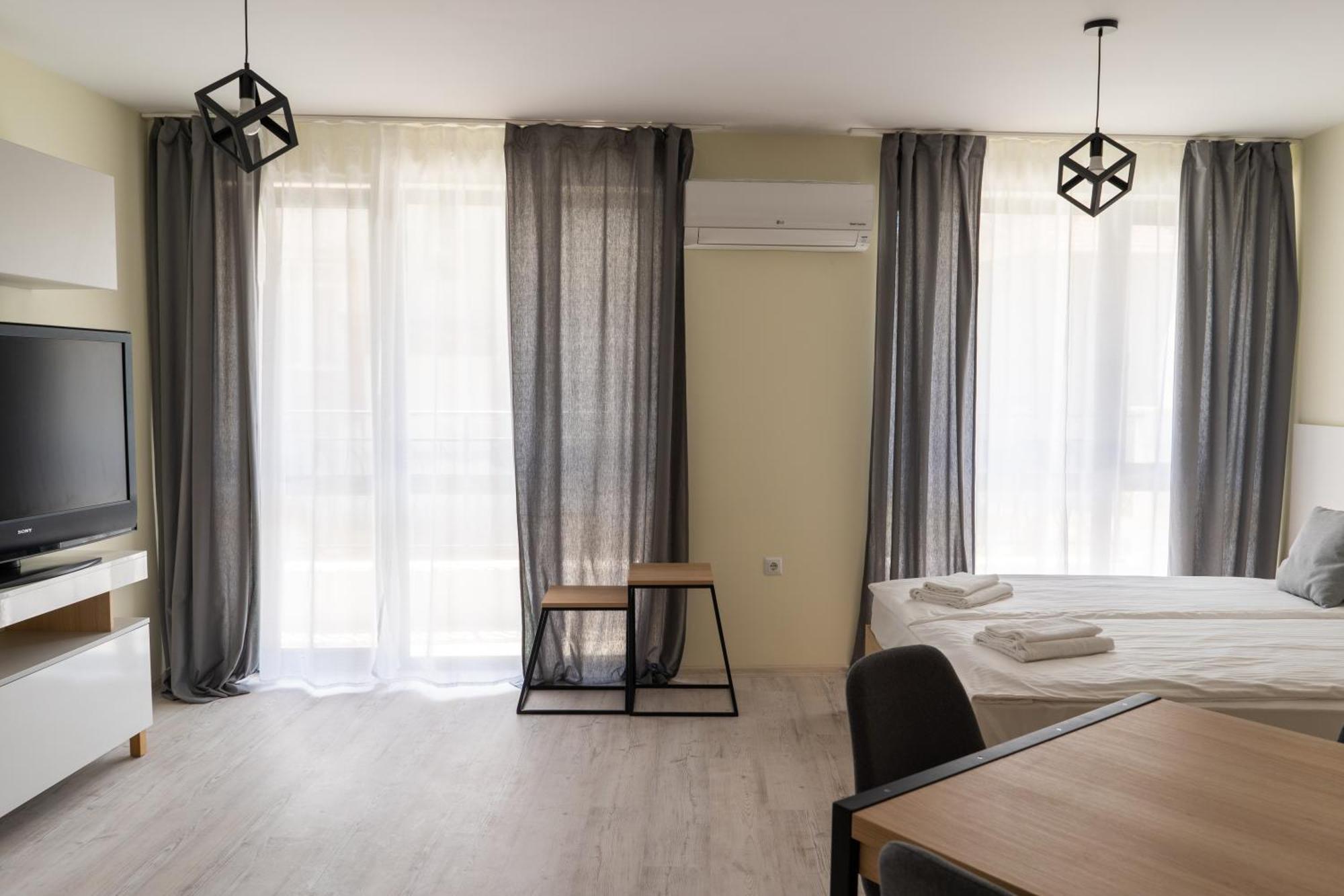 La Familia Apartments ヴァルナ エクステリア 写真