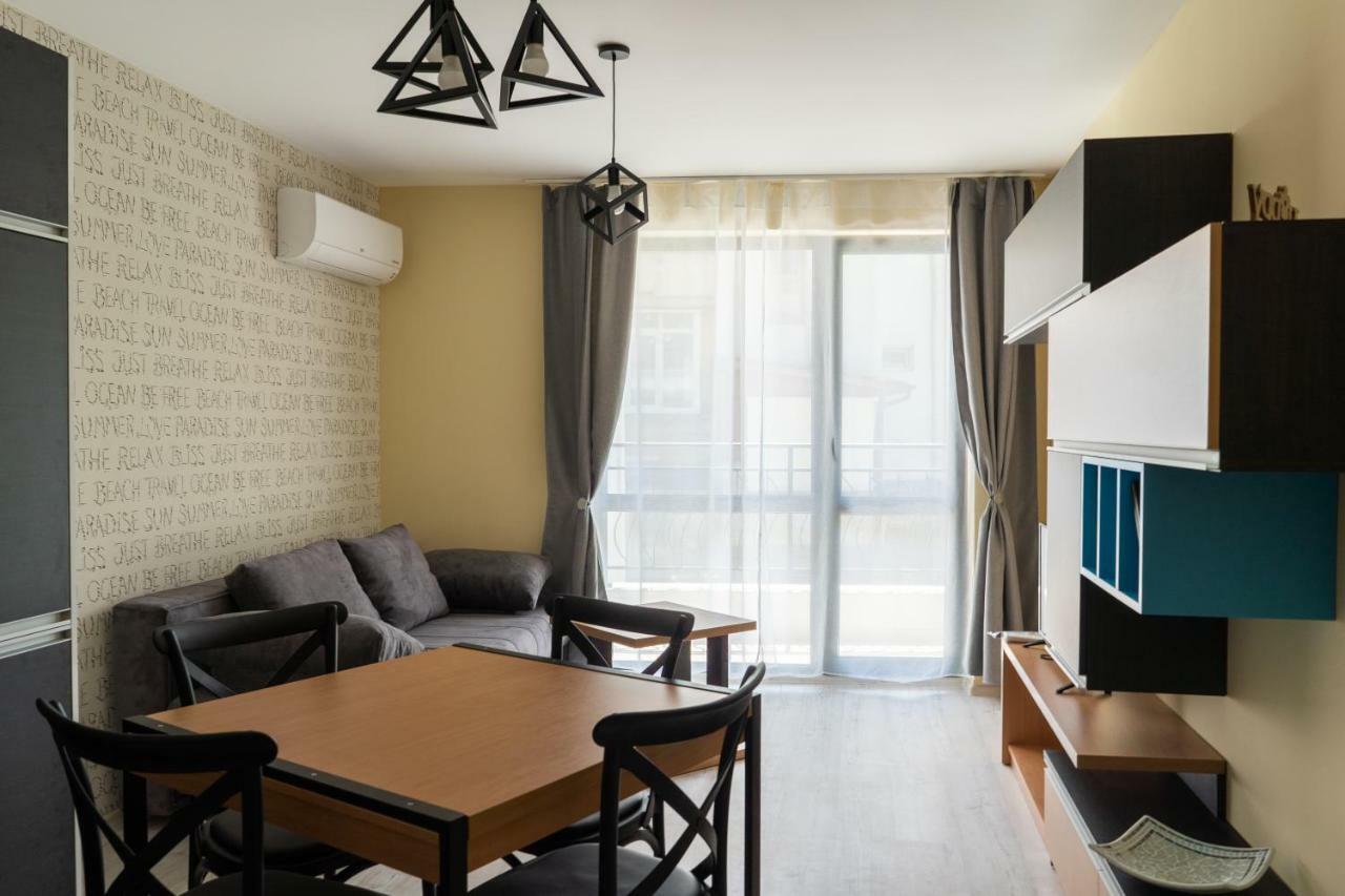 La Familia Apartments ヴァルナ エクステリア 写真