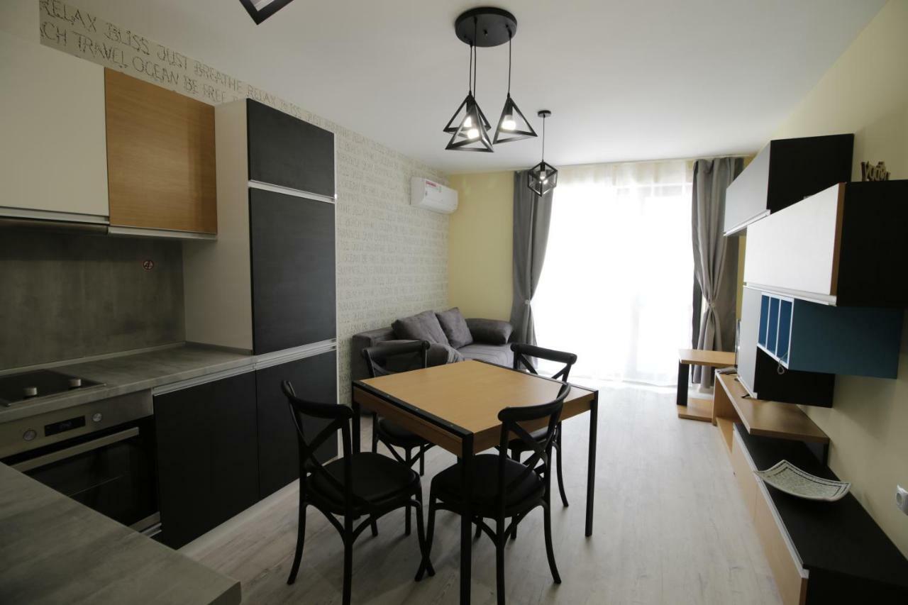La Familia Apartments ヴァルナ エクステリア 写真