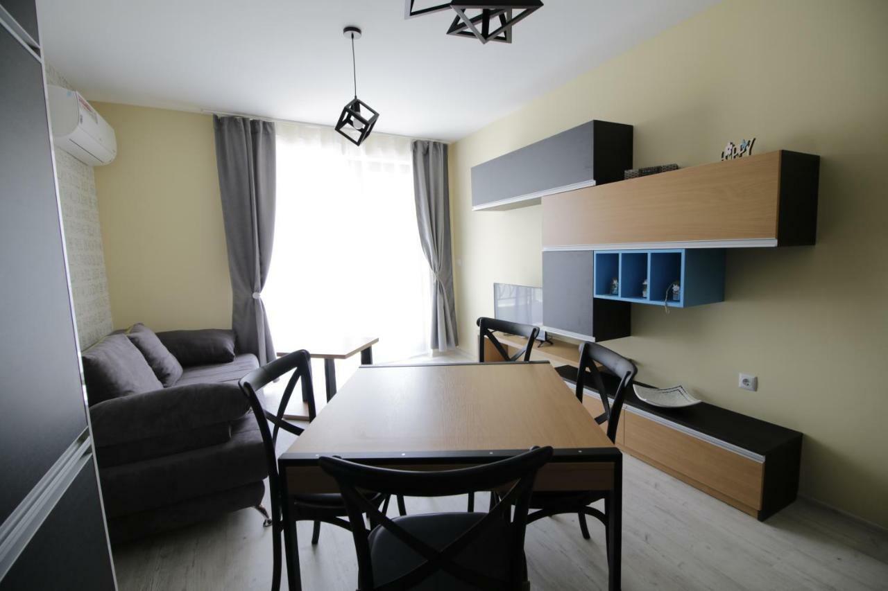 La Familia Apartments ヴァルナ エクステリア 写真