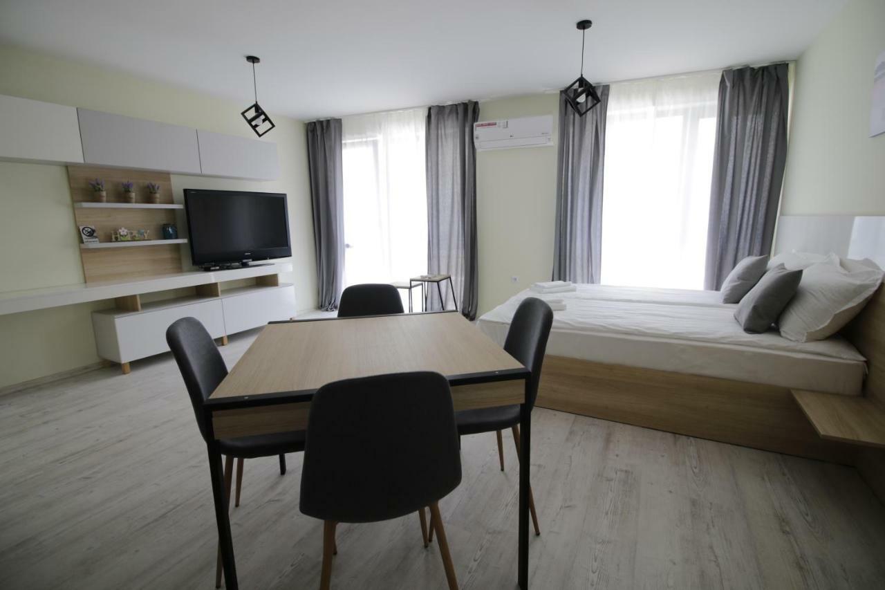 La Familia Apartments ヴァルナ エクステリア 写真