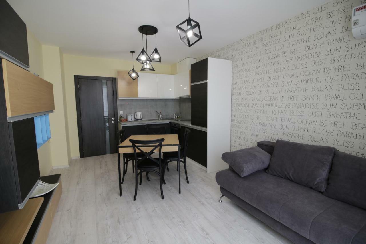 La Familia Apartments ヴァルナ エクステリア 写真